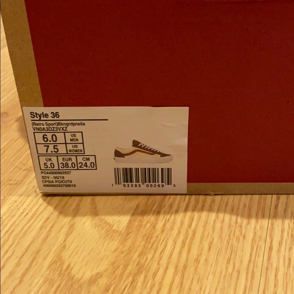 Vans - Picture 2 of 4